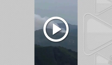 VÍDEO: avião cai com 132 pessoas a bordo em região montanhosa na China