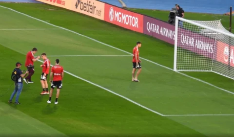 Jogadores do São Paulo visitam Estádio Mario Kempes em Córdoba onde encaram Del Valle neste sábado