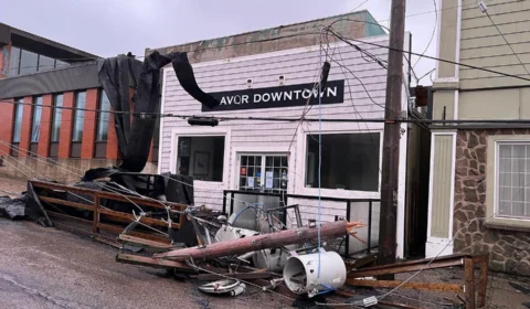 Furacão Fiona deixa mais de 500 mil casas sem energia no Canadá; veja vídeo