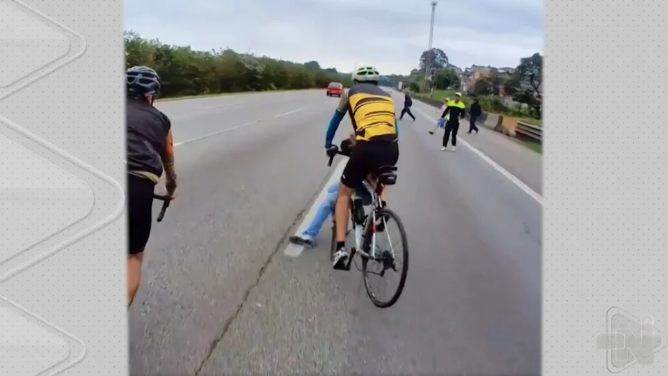 VÍDEO: polícia quer identificar gangue que derrubou ciclista e roubou bicicleta de R$ 15 mil em SP