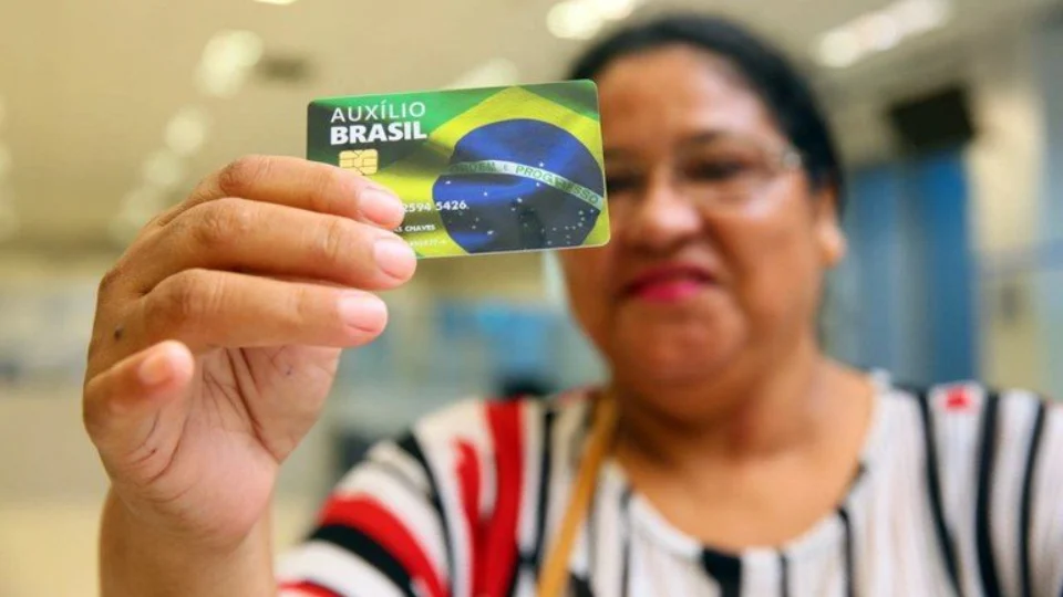 Auxílio Brasil: Caixa paga beneficiários com NIS final 6 nesta terça-feira