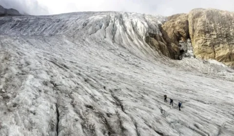 Geleiras suíças registram pior taxa de derretimento em 2022￼