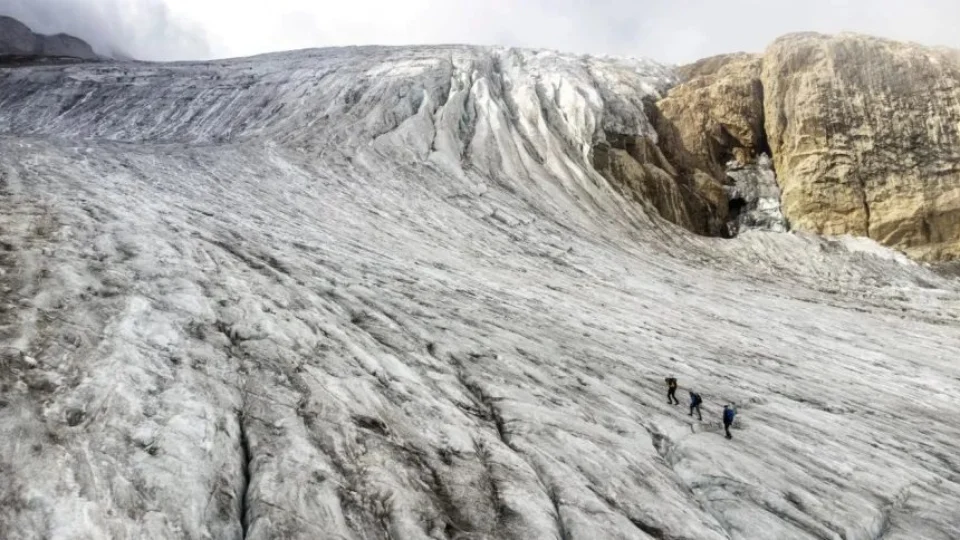 Geleiras suíças registram pior taxa de derretimento em 2022￼