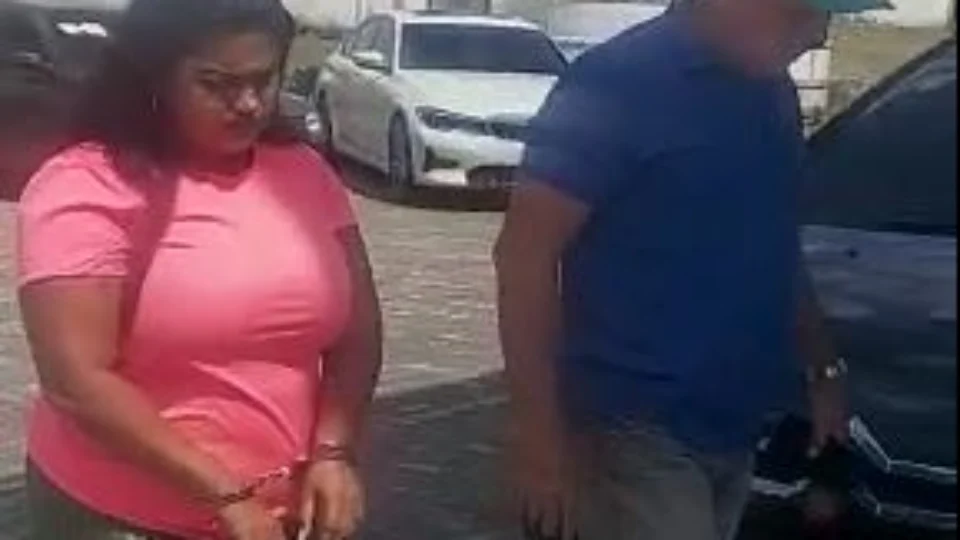 Em Manaus, mulher é presa suspeita de estelionato ao tentar empréstimo no valor de R$ 120 mil em nome da vítima