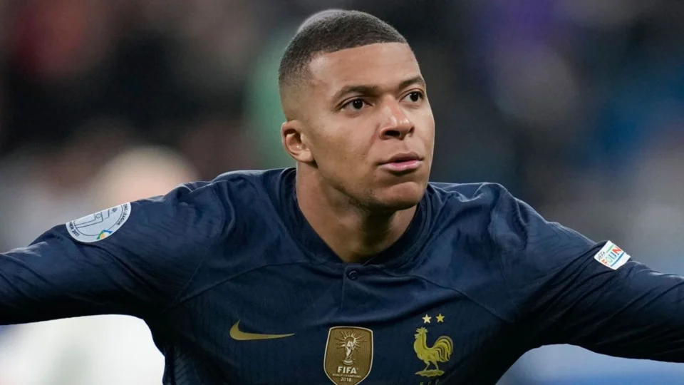 Mbappé brilha e faz um gol, França vence Áustria por 2 a 0 e respira na Liga das Nações