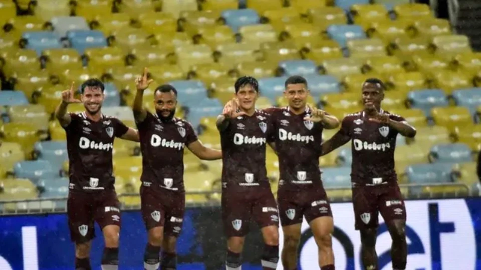 Comandada por Cano, equipe carioca faz dois gols em cada tempo do duelo realizado nesta quarta