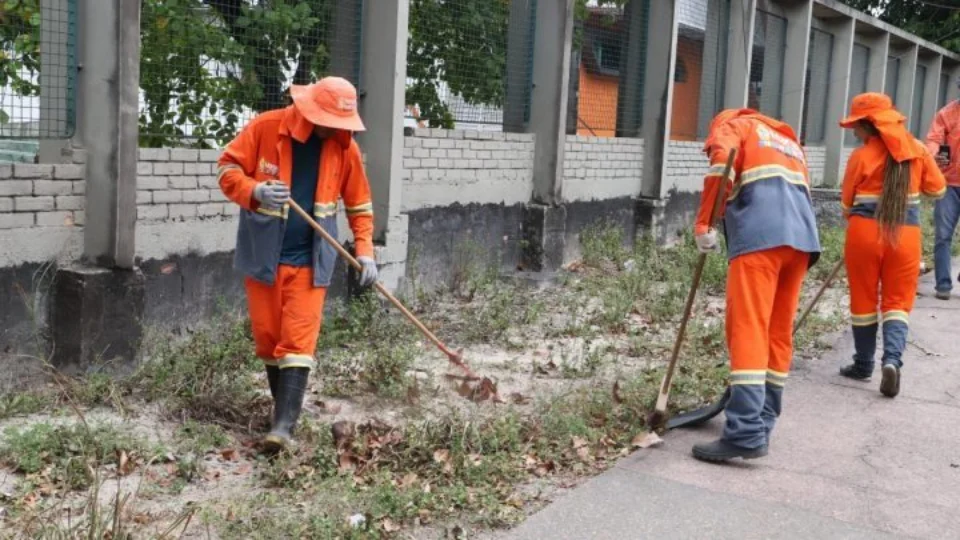 Agentes de limpeza estarão de plantão nas ruas de Manaus nesta eleição