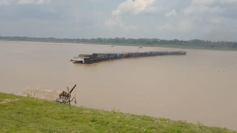 VÍDEO: garimpeiros armados ameaçam moradores de comunidade no rio Madeira-AM
