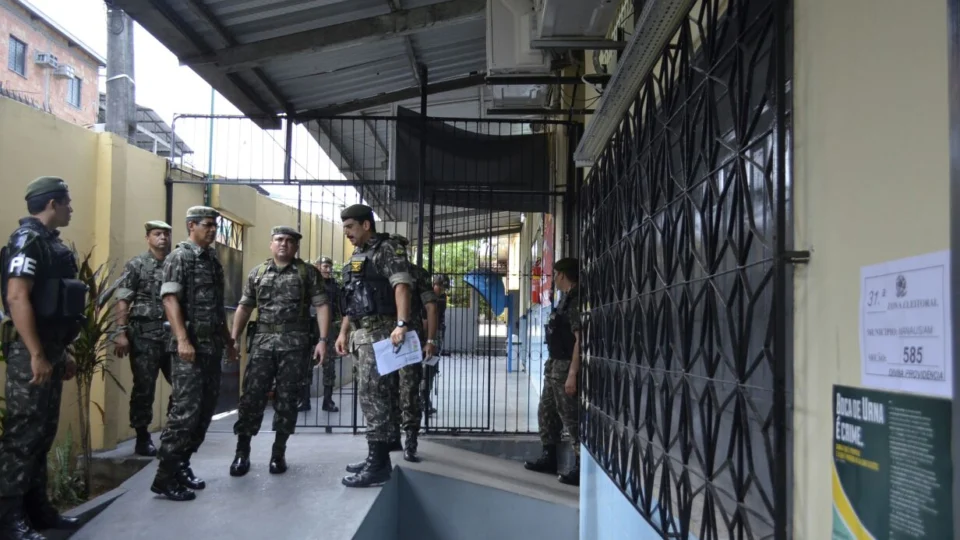 Eleições 2022: Forças Armadas farão apuração paralela com 385 urnas