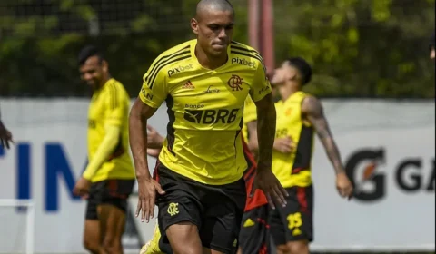 Com 10 desfalques, Dorival Júnior escala Mateusão como titular no Flamengo diante do Fortaleza pelo Brasileirão