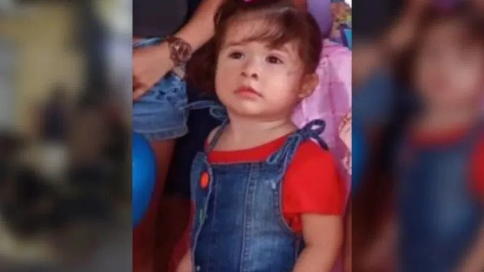 Laudo do IML diz que menina de 2 anos não morreu por queda, mas por tiro na cabeça, em Manaus
