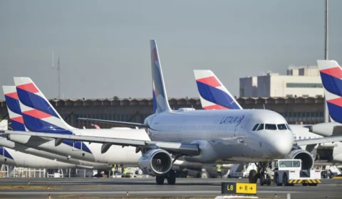 Preço do querosene de aviação cai 0,84% para distribuidoras, afirma Petrobras