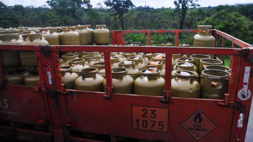 Petrobras anuncia redução do preço do gás de cozinha em 4,73%