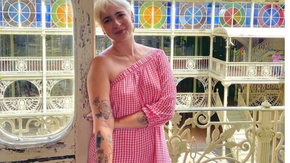 Após usar métodos para parar de menstruar, jornalista compartilha quais mudanças o corpo dela sofreu