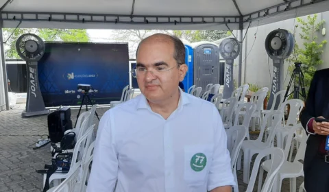 Debate TV Norte: candidato Ricardo Nicolau chega para debate no Grupo Norte de Comunicação