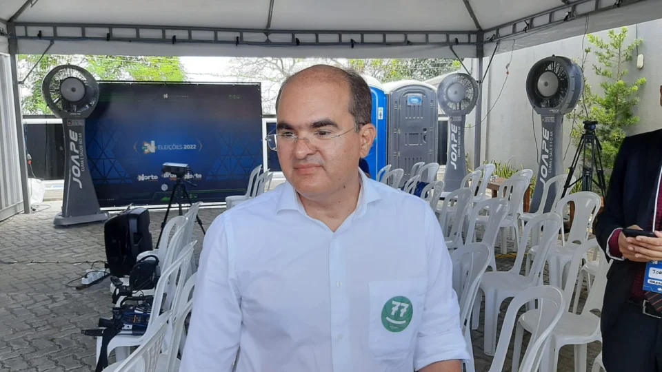 Debate TV Norte: candidato Ricardo Nicolau chega para debate no Grupo Norte de Comunicação