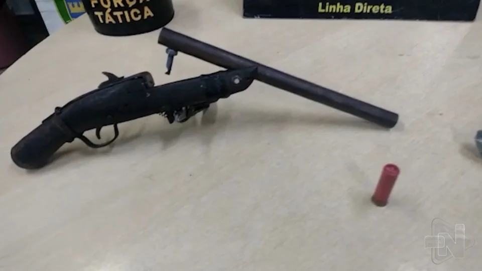 VÍDEO: suspeito é preso portando espingarda no Bairro Santo Agostinho, Zona Oeste de Manaus 