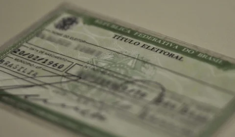Termina nesta quinta-feira prazo para tirar versão impressa do título eleitoral