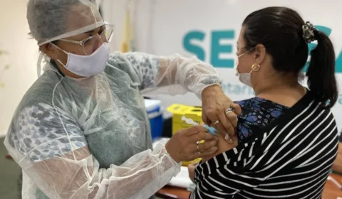 Manaus tem 75 pontos de vacinação contra Covid-19 nesta terça