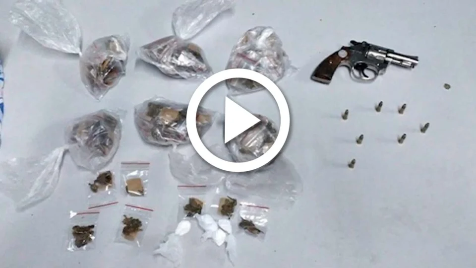 VÍDEO: denúncia provoca prisão de traficantes armados no Centro de Manaus