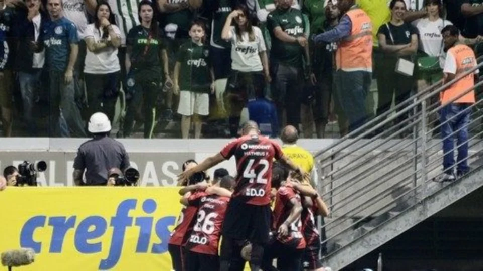 Palmeiras perde pro Athletico por 2 a 0 em pleno Allianz Parque pelo Brasileirão