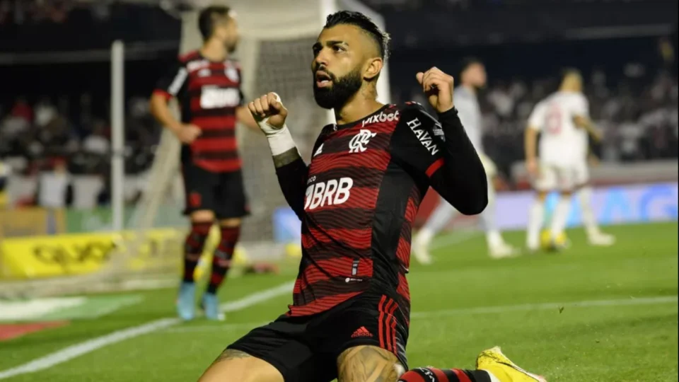 Atacante do Flamengo Gabigol se mostra carrasco do São Paulo
