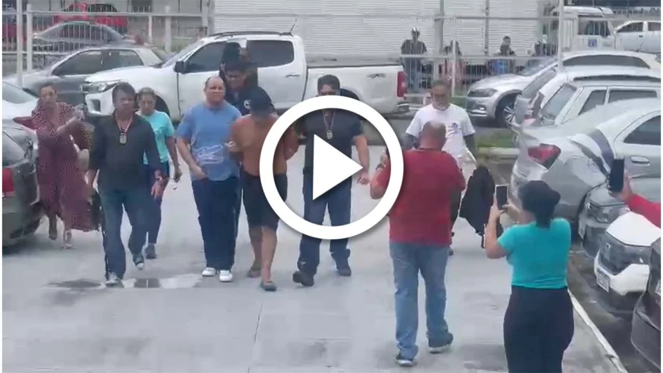 VÍDEO: suspeito de envolvimento na morte de servidora do TRT chega a DEHS