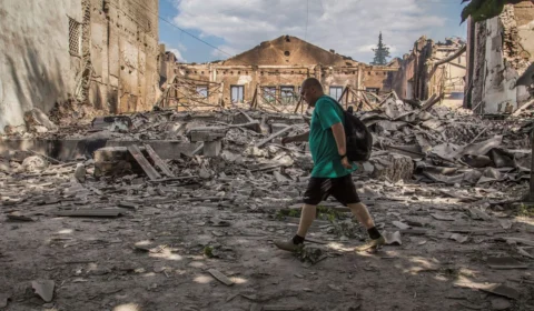 Rússia confirma tomada de controle da região de Luhansk, na Ucrânia