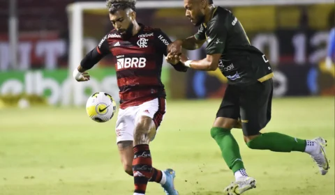 Vaiado no primeiro tempo, Flamengo acorda no intervalo, vence Altos por 2 a 0 e avança às oitavas da Copa do Brasil