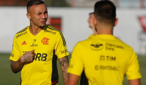 Everton Cebolinha e Arturo Vidal serão titulares no Flamengo diante do Vélez Sarsfield na Libertadores