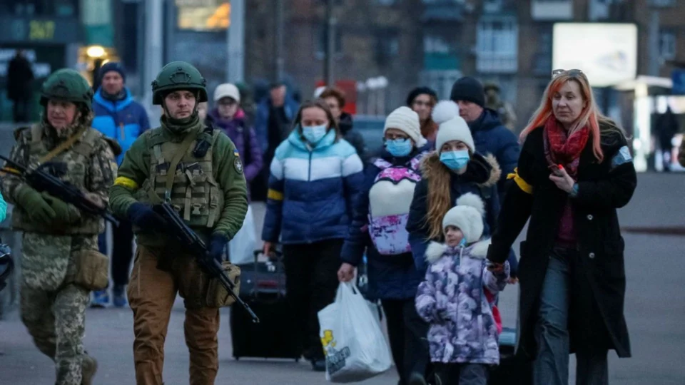 Dez corredores humanitários serão abertos neste sábado, diz Ucrânia