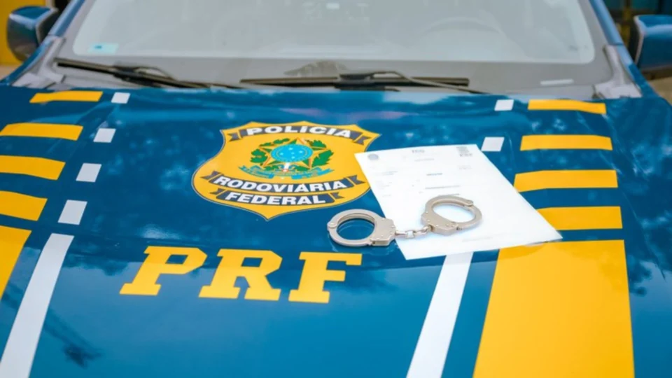 Polícia Rodoviária Federal apreende condutor com documento falso no Amazonas