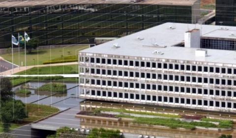 Compra de kits de robótica pelo FNDE é suspensa pelo TCU