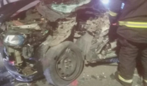 PM fica preso às ferragens de carro após grave acidente na Zona Norte de Manaus