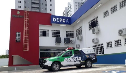 Alunas denunciam professor por estupro e importunação sexual dentro de sala de aula em Manaus