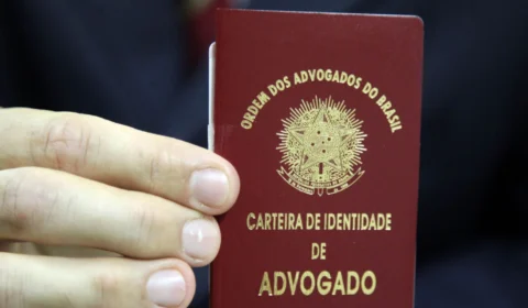 Projeto que protege advogados em operações policiais é aprovado no Senado