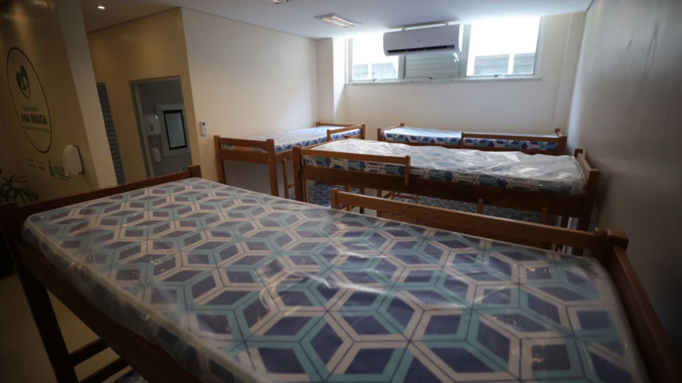 Construção de albergue para mães na Maternidade Ana Braga, em Manaus, entra em fase final