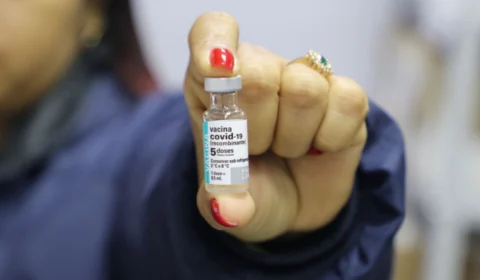 Amazonas recebe 71 mil doses de vacinas da AstraZeneca nesta terça-feira