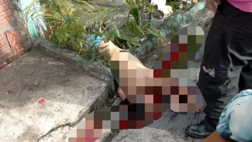 Jovem morre após batida de motocicleta em muro na Zona Leste de Manaus