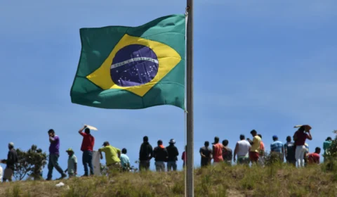 Eleições 2022: mais de 697 mil brasileiros no exterior estão aptos a votar para presidente e vice