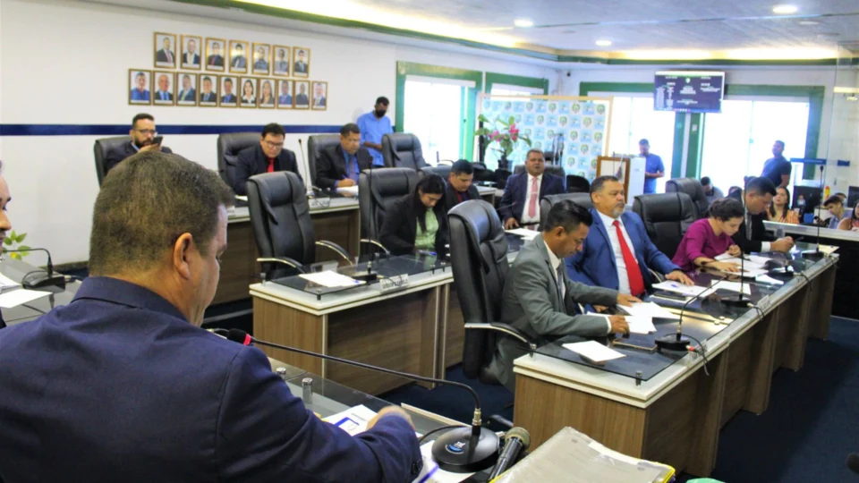 Câmara de Manacapuru, no AM, pretende gastar quase R$ 500 mil com combustíveis, gás de cozinha e locação de veículo