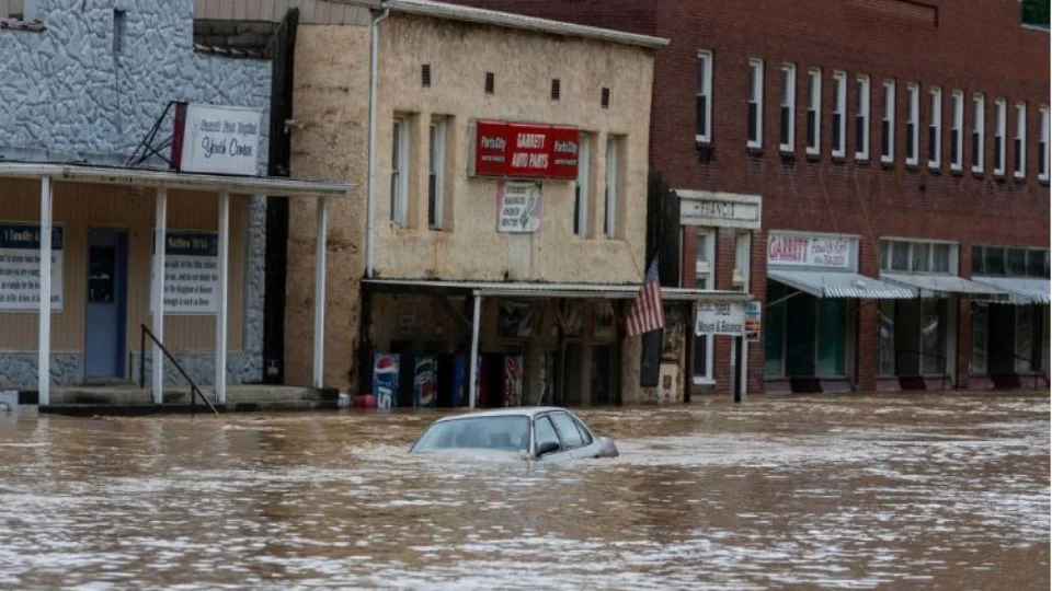 Sobe para 26 mortos em inundações no Kentucky, nos EUA