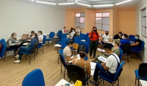 Instituição de ensino promove palestra sobre saúde e cuidados farmacêuticos em Manaus