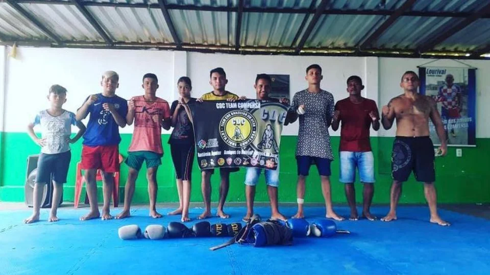 Em Manaus, projeto voluntário oferece aulas gratuitas de Jiu-Jitsu no bairro Compensa