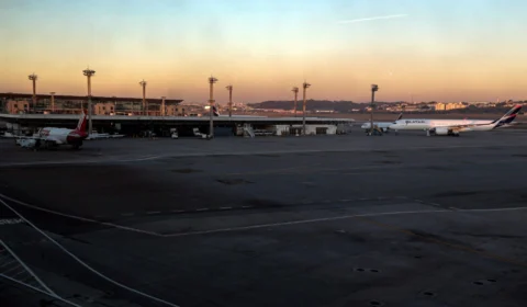 Passageiro de Bangladesh é preso suspeito de importunar sexualmente jovem no aeroporto de SP