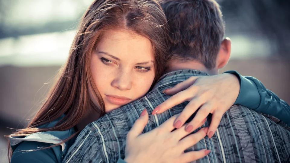 Pesquisa afirma que metade dos brasileiros deve ficar sem presente do Dia dos Namorados