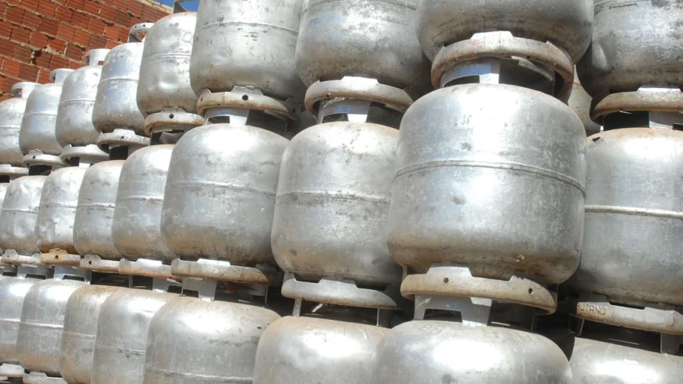 Preço do gás de cozinha tem nova redução para distribuidoras, anuncia Petrobras
