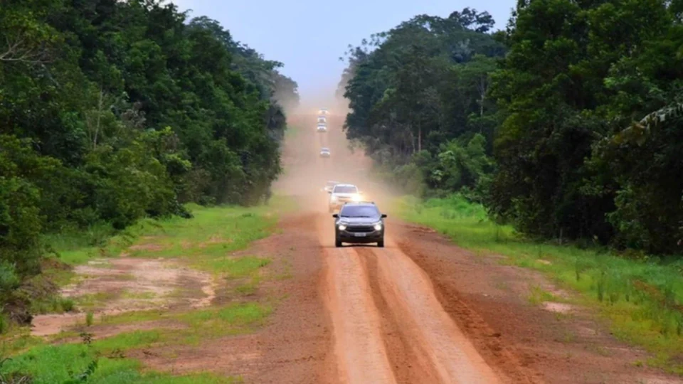 Ibama concede licença prévia para reconstrução do trecho do meio da BR-319, no AM