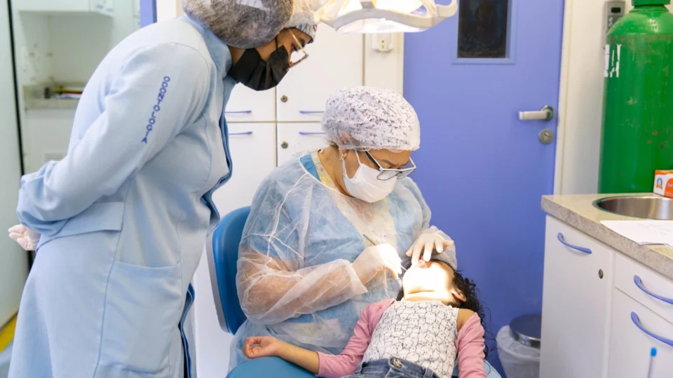 Alunos da rede municipal de ensino receberão tratamento odontológico em Manaus