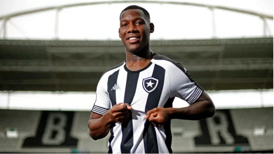 Patrick de Paula é contratado pelo Botafogo por R$ 33 milhões